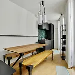 Bluestay 9 - Charmant appartement à Paris 11